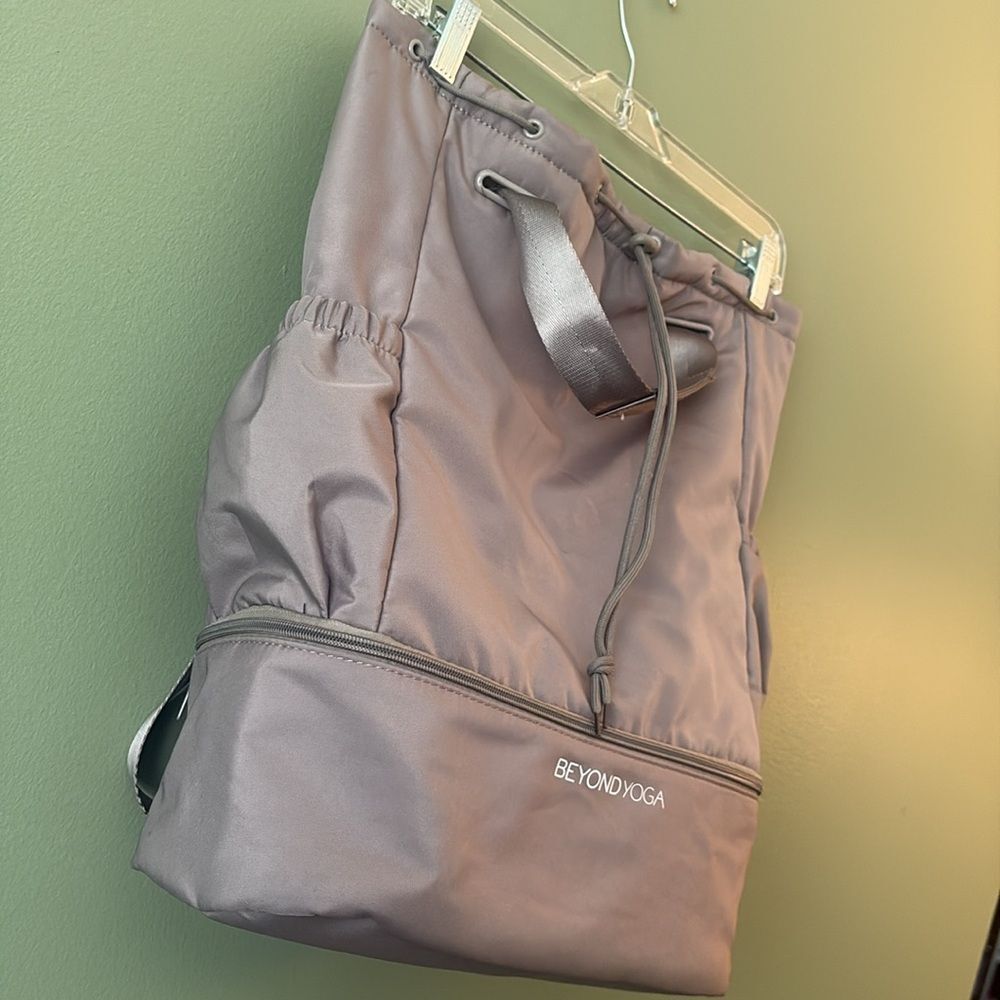 Beyond Yoga Convertible Gym Bag Birch Backpack Tote - Picture 7 of 11